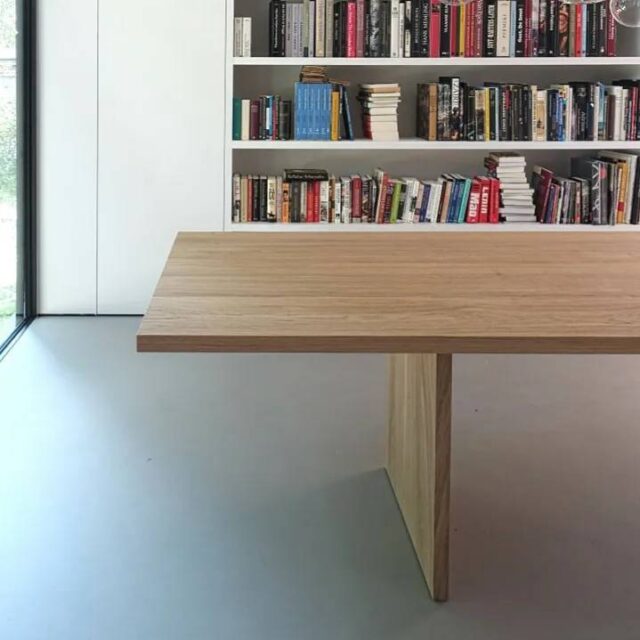 Design @caanarchitecten 
Crafts @rooots.be 

Custum made table solid pak
#custommadetable #craftmanship #solidoakfurniture #warmtones #rawmaterials #simplicity #natural